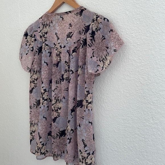 LUX Floral Butterfly Sleeve Top - Picture 7 of 9